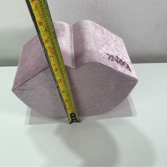 Vintage Bratz Purple Velvet Lip Shaped Storage Makeup Jewelry Box 9x6” Nostalgia - Picture 6 of 11